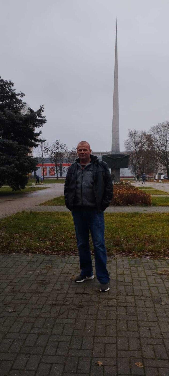  30898691  Sergej, 46 ,    