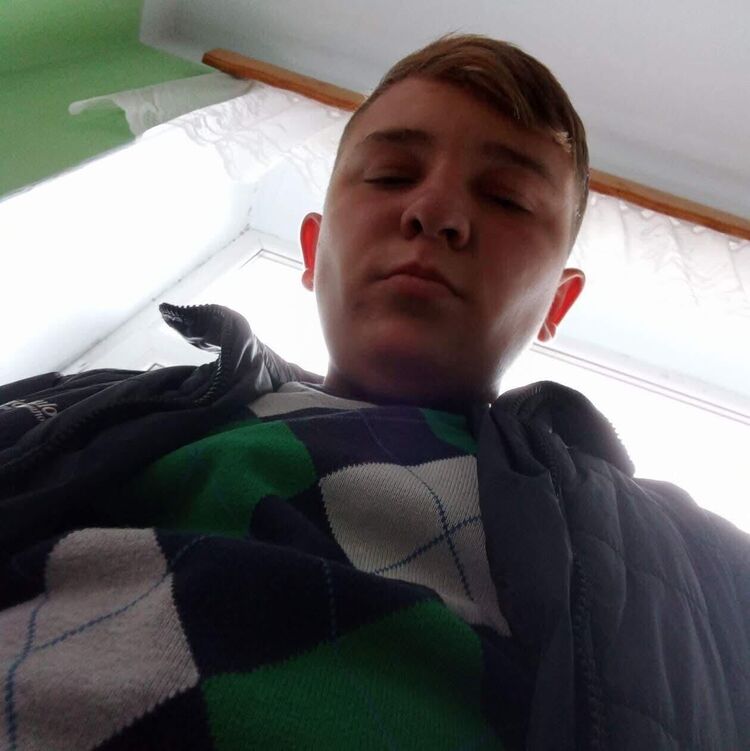  48398241  Ilie, 22 ,    
