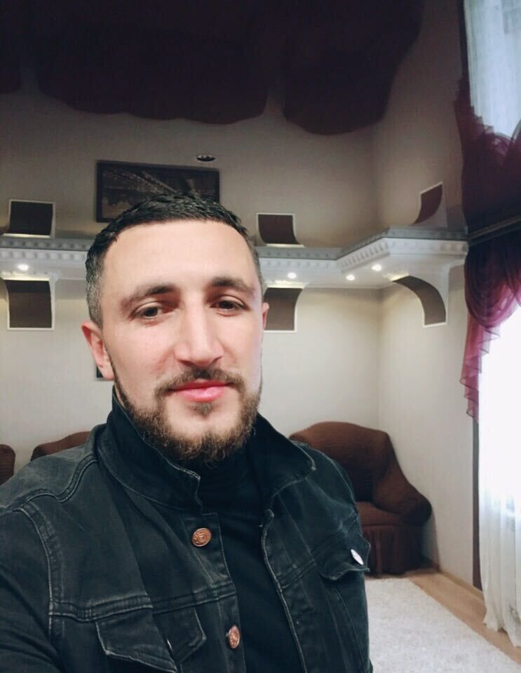  48733661  , 32 ,    
