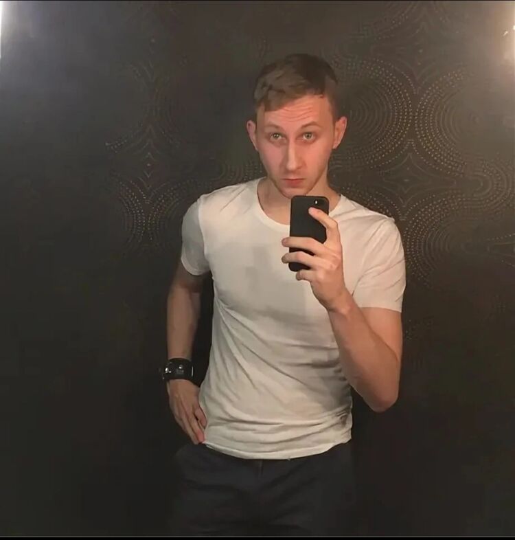  28524631  Mikhail, 34 ,    