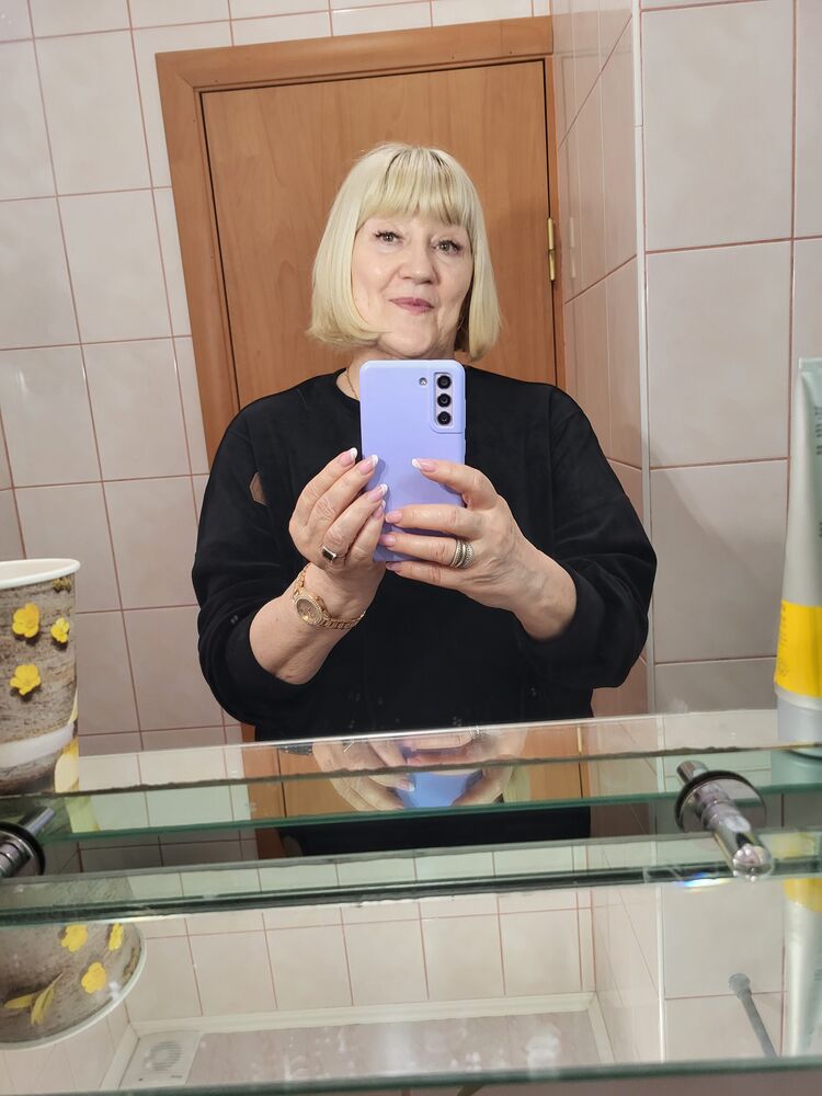  51894371  Nina, 52 ,    