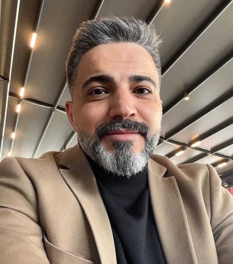  54802851  Tas Akif, 54 ,    Annapolis