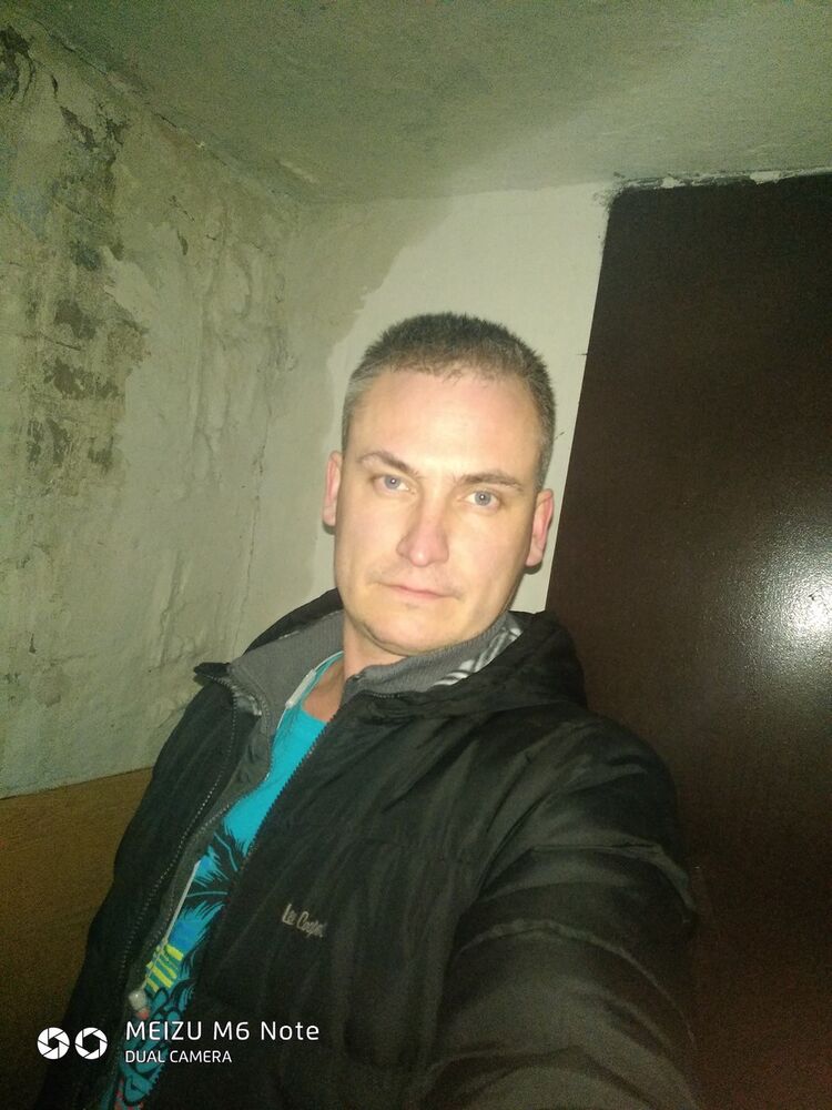  15039471  Mihas, 39 ,    