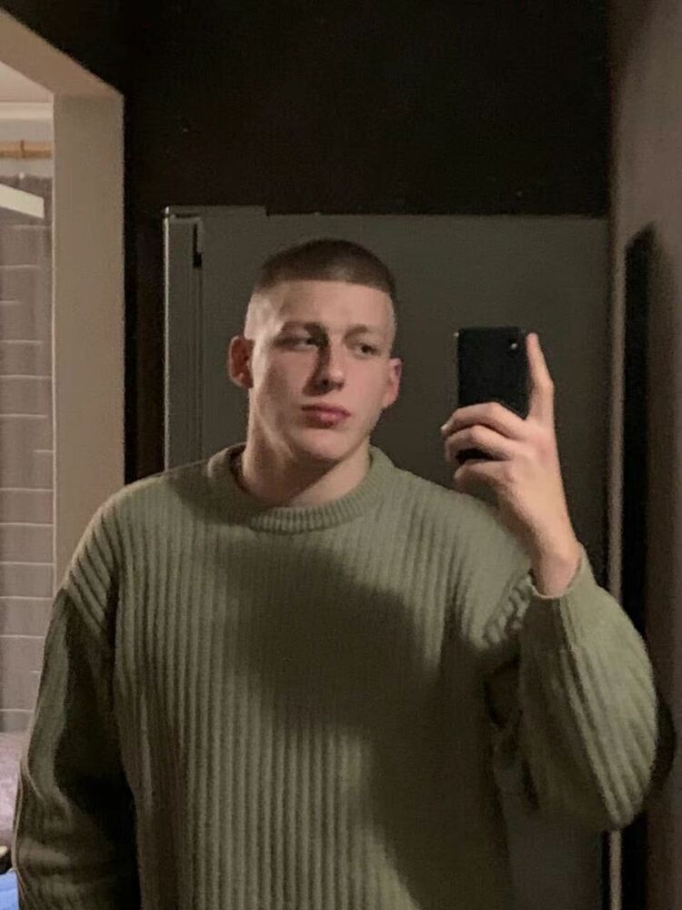  50742181  , 18 ,    New York City