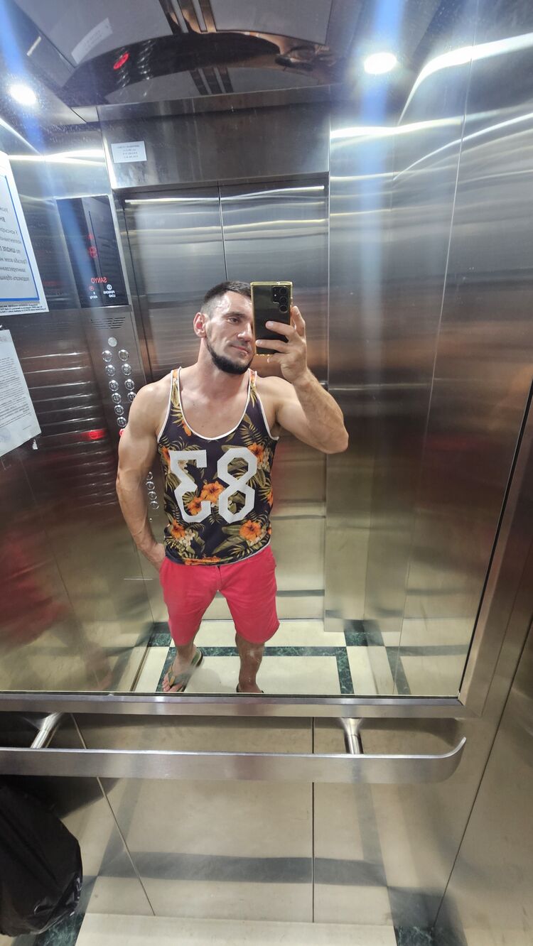  53541471  Alexander, 38 ,    