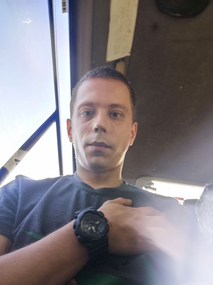  29706851  Viktor, 28 ,    