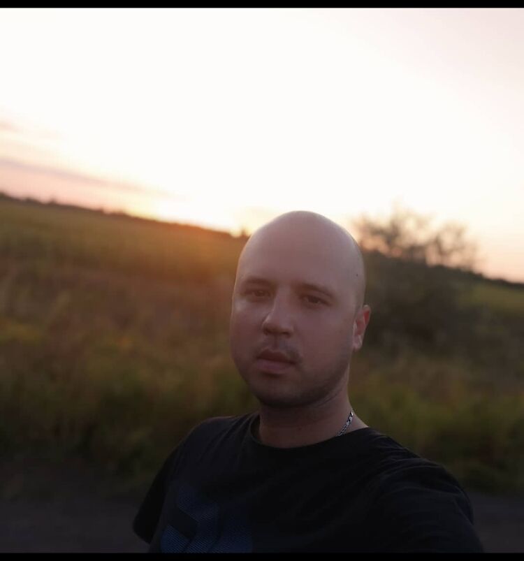  24672721  Semyon, 37 ,    