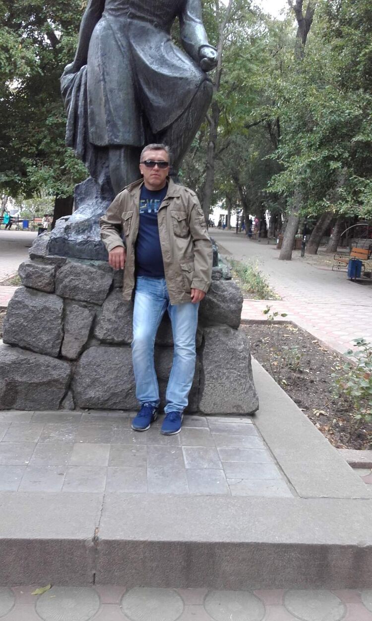  24264601  Viktor, 59 ,    
