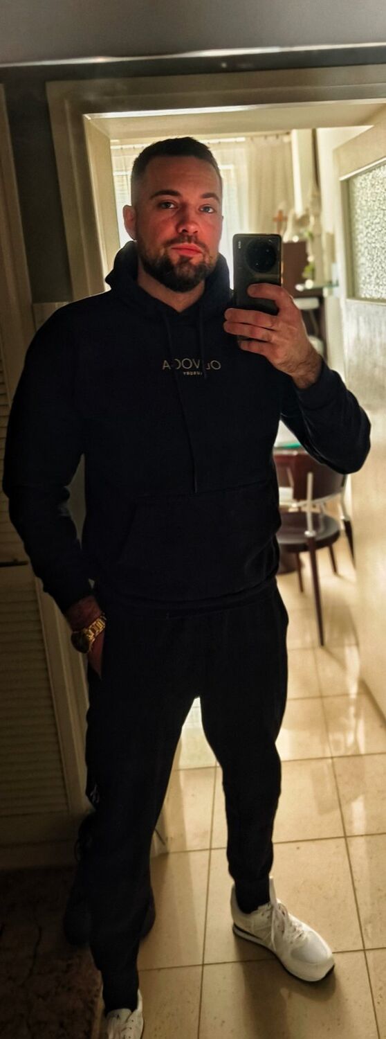  53649751  Serhii, 41 ,    