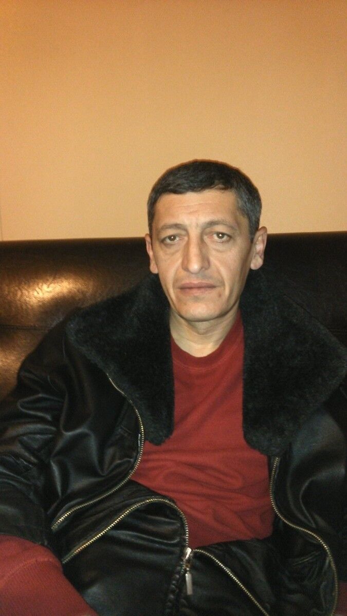  8456521  Paata, 45 ,    