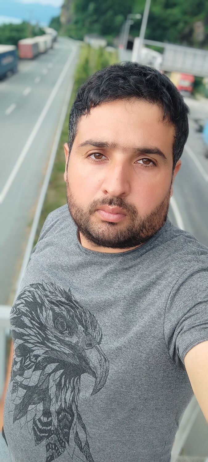  28126001  Vusal, 38 ,    