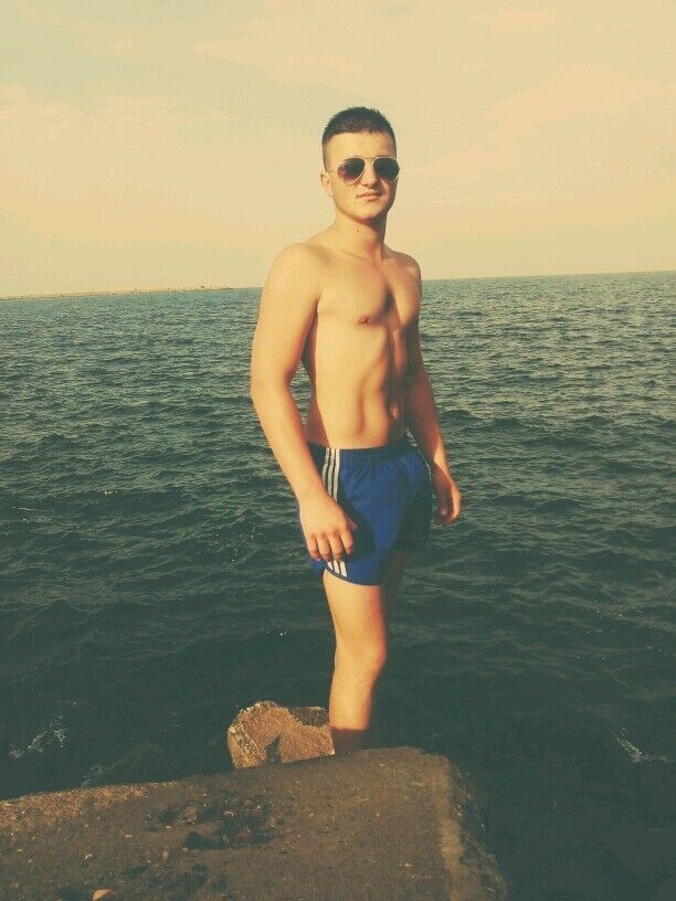  7873541  Alexandru, 31 ,    