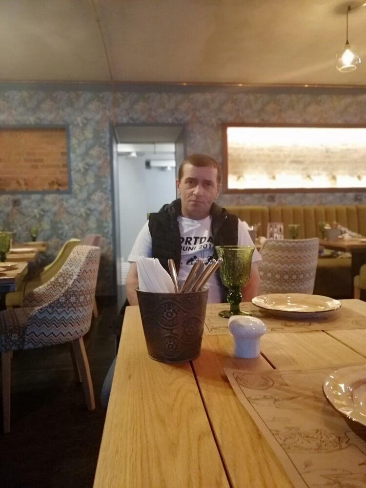  -,   Zurab, 49 ,  