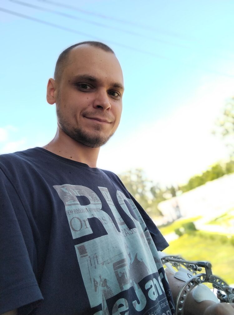  47628281  , 35 ,    
