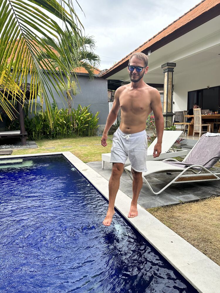  34895571  AleksO, 30 ,    