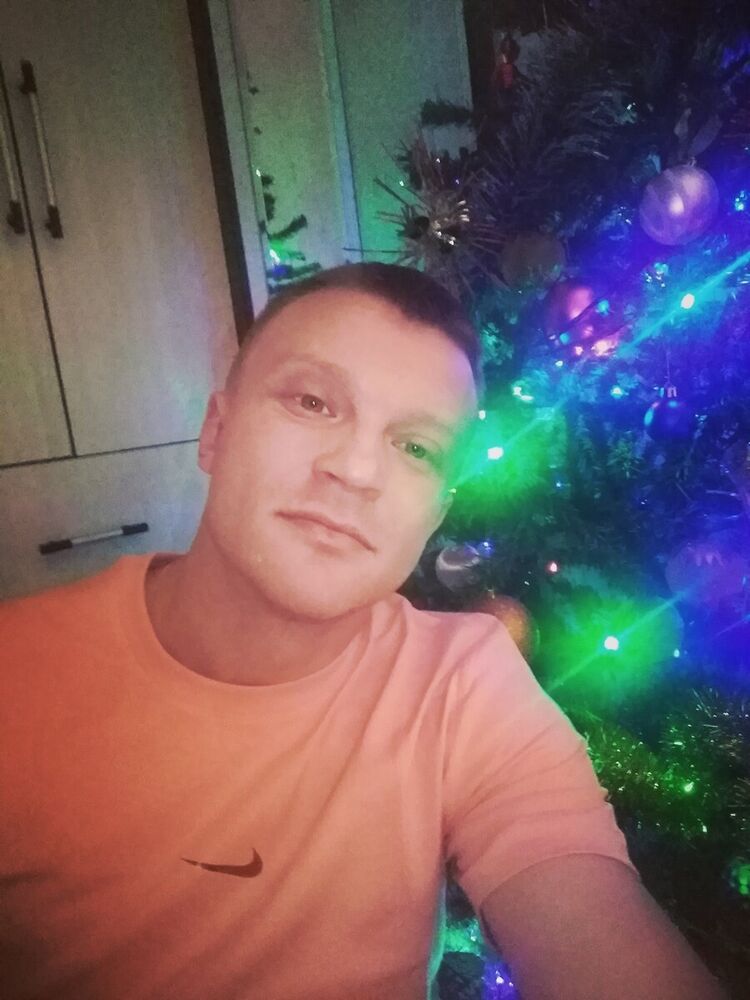  22171411  Alex, 39 ,    