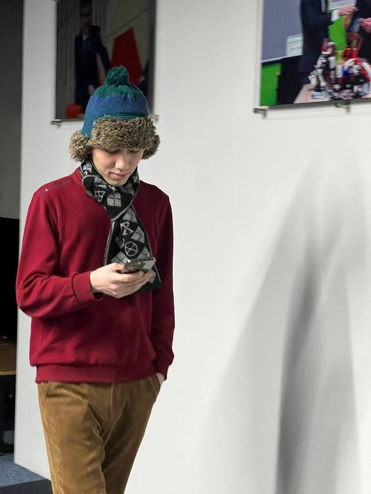  41346041  Crush, 23 ,    