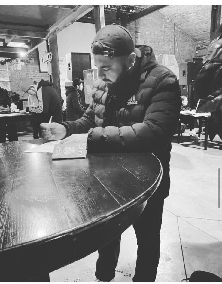  --,   Sarkis, 28 ,   ,   