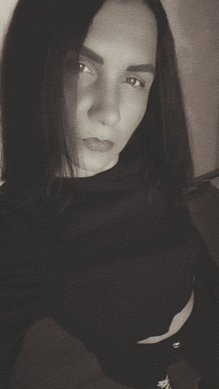  38098101  Lesia, 39 ,    