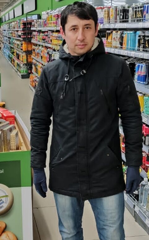  33170221  Ulugbek, 39 ,    