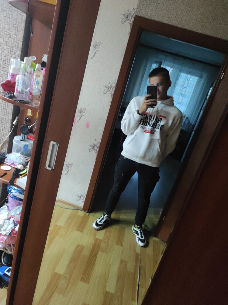  ,   Andrey, 24 ,  