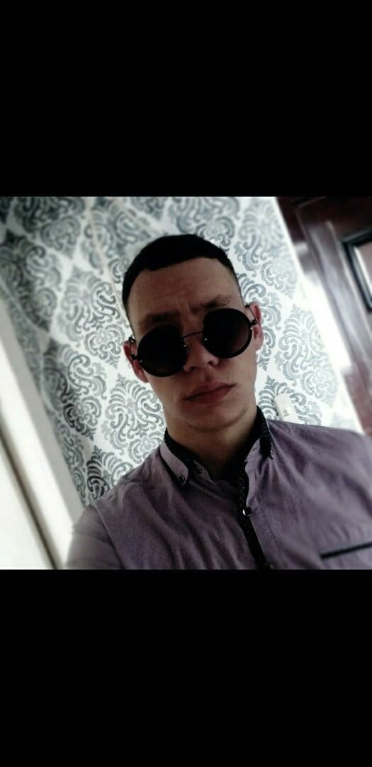  42156081  Vitalik, 24 ,    -