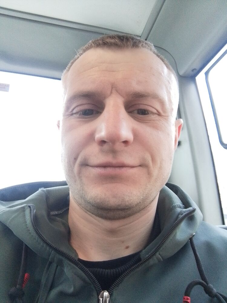  42546531  Victor, 37 ,    