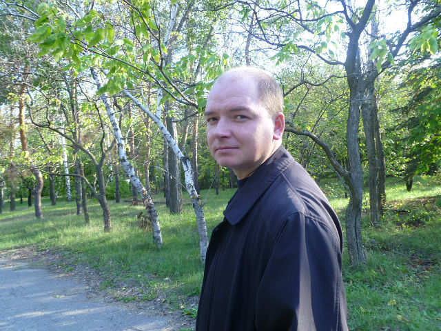  13717851  Pavel, 43 ,    