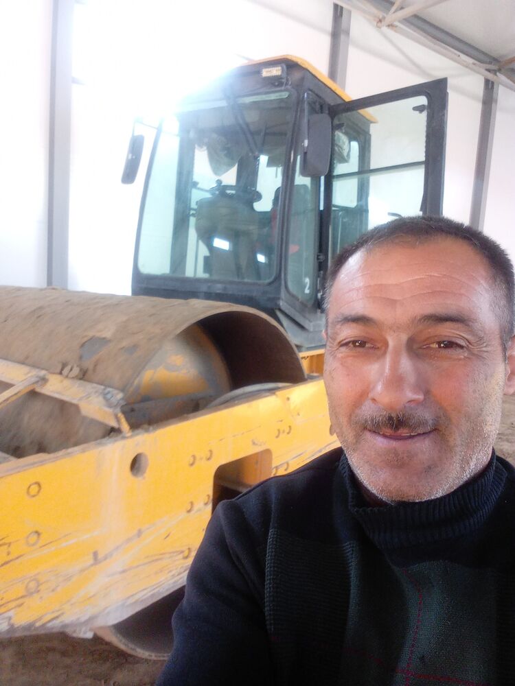  53513981  Orxan, 49 ,    