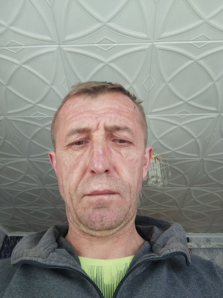  ,   Sergei, 46 ,   c 
