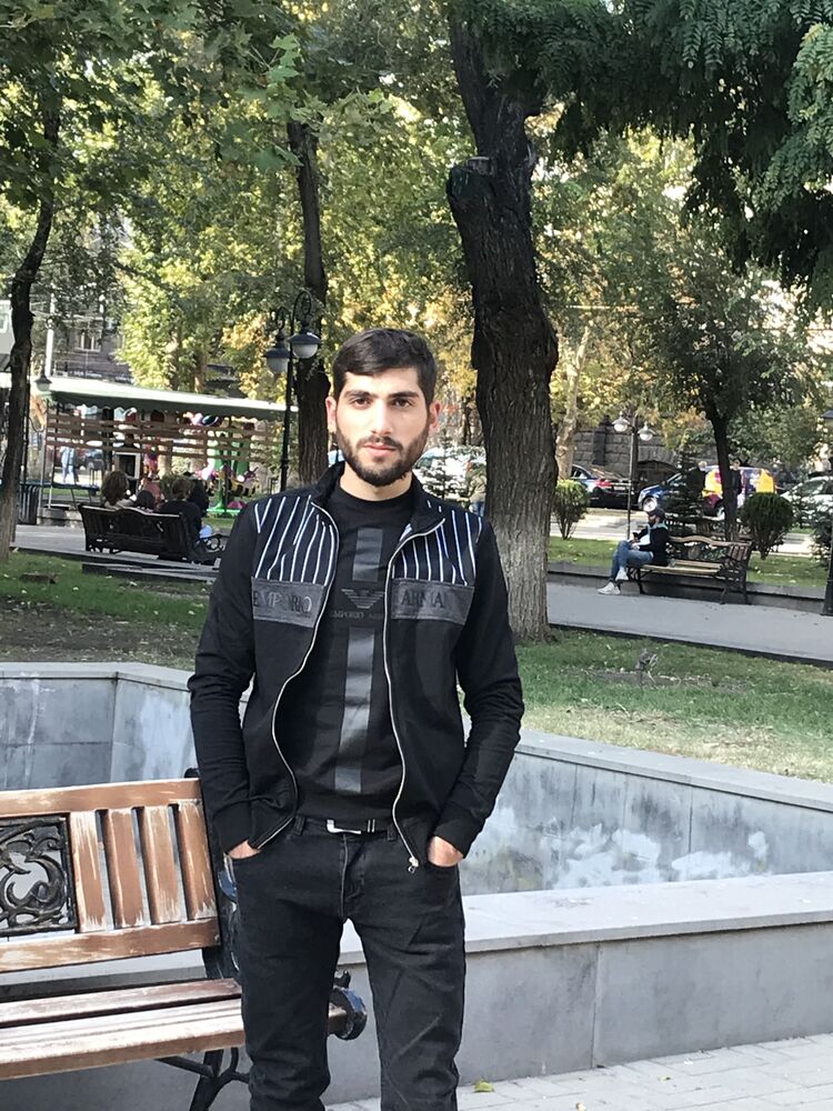  ,   Armen, 28 ,   ,   