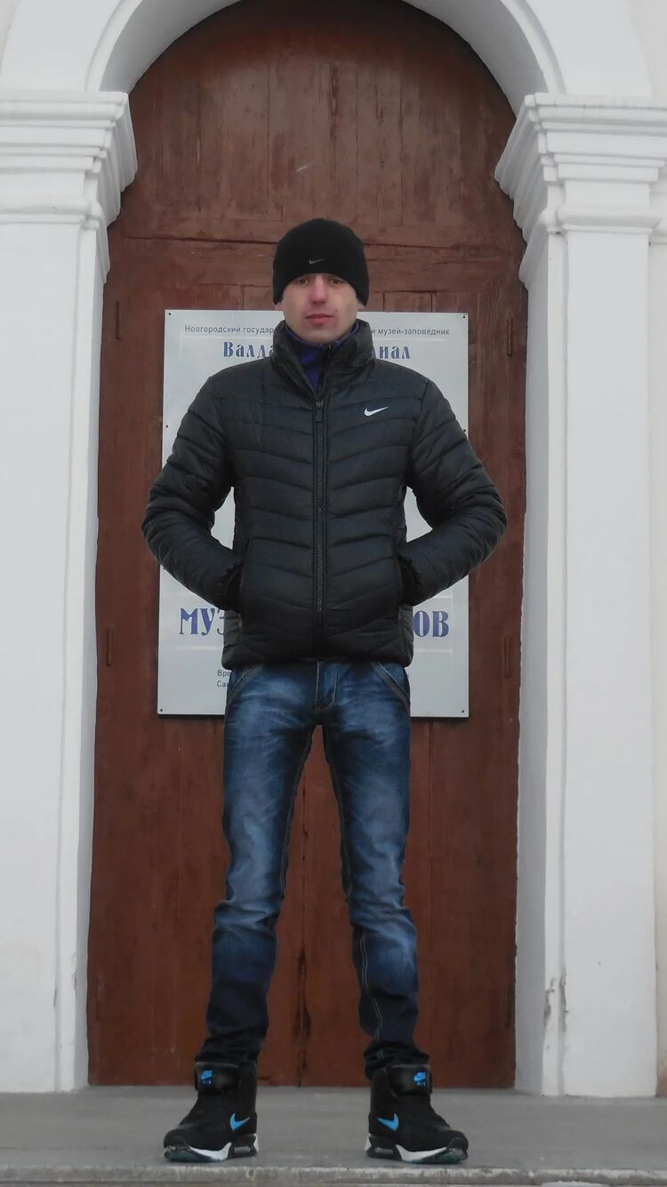  48012331  Levon, 33 ,     