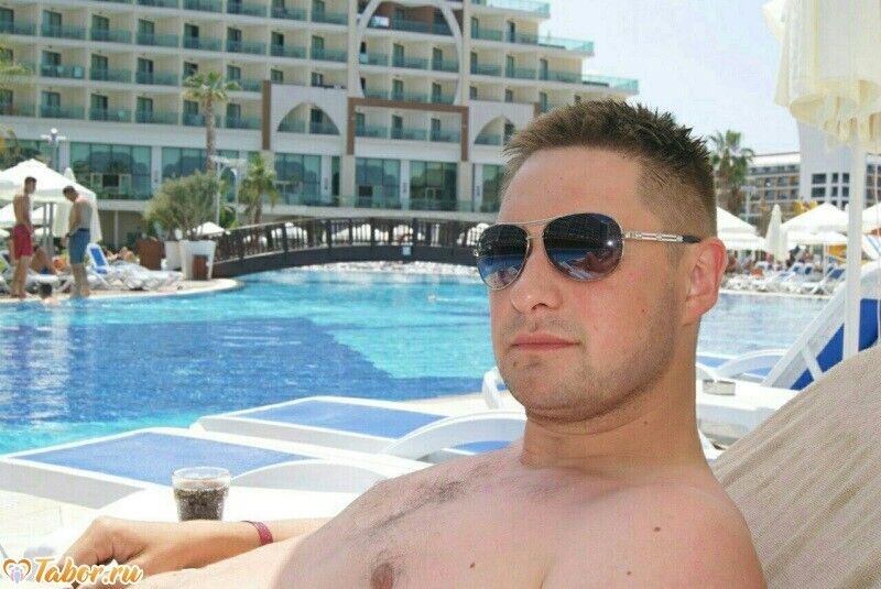  20507911  Sergei, 37 ,    
