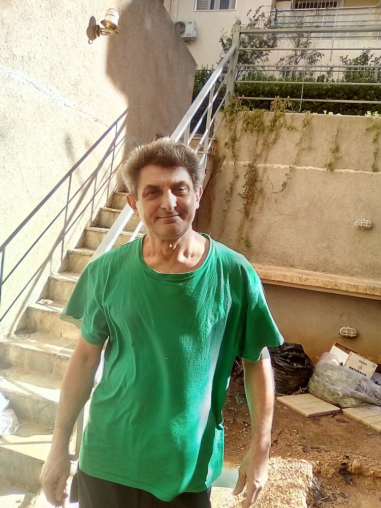  37896851  John, 59 ,    