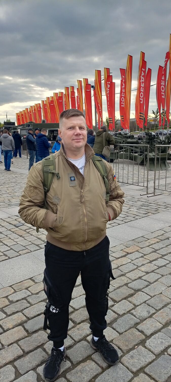  44064131  Andrei, 34 ,    