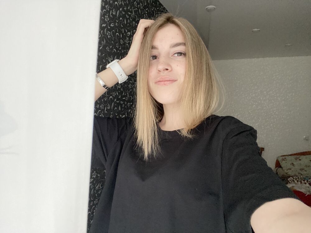  ,   Regina, 21 ,   ,   