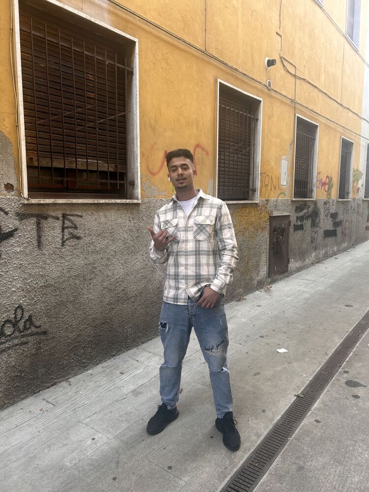  Vaiano,   Hassan, 22 ,   ,   