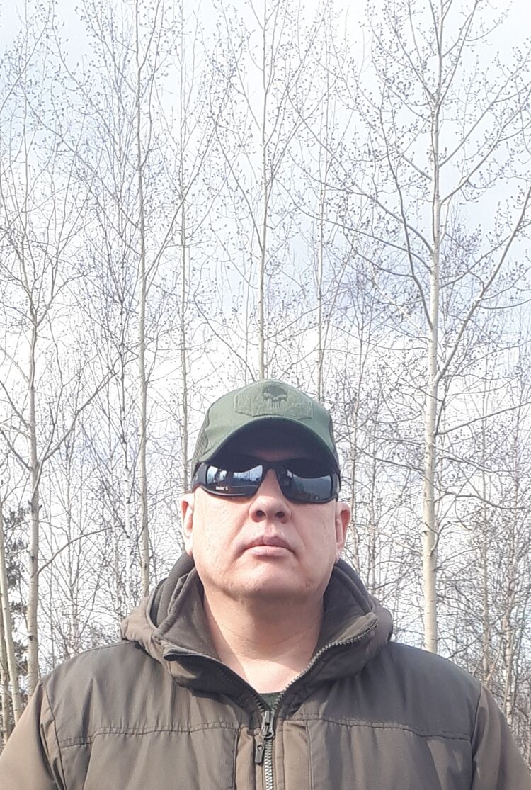  ,   Alex, 44 ,   ,   