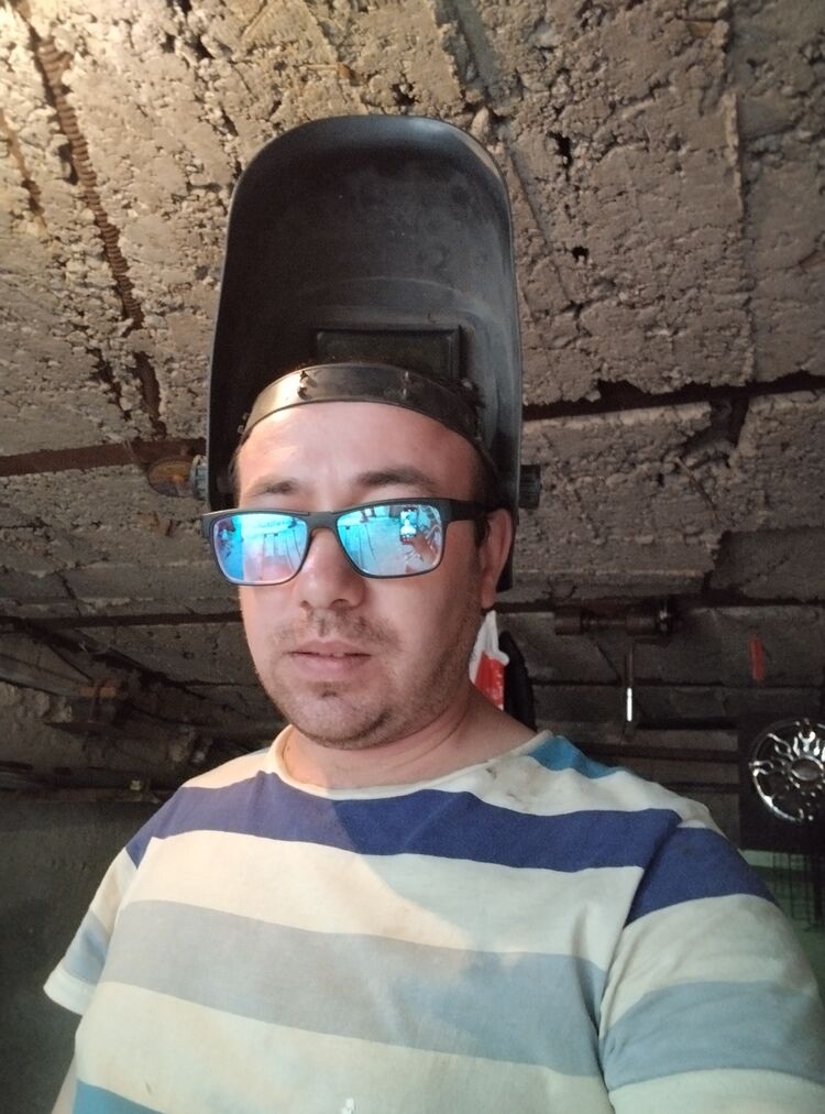  37988541  , 33 ,    