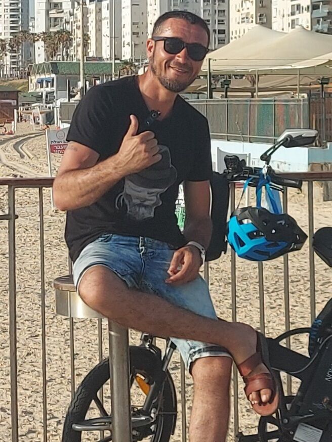  54640031  Vlad, 40 ,    