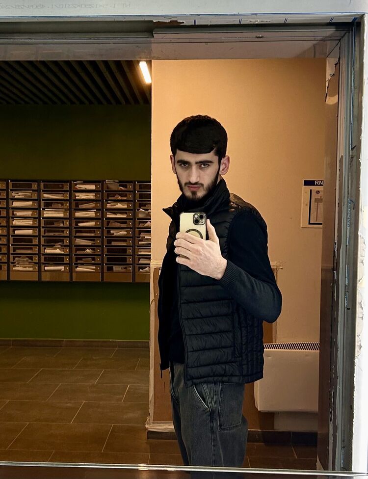  51258961  Meruj, 22 ,    
