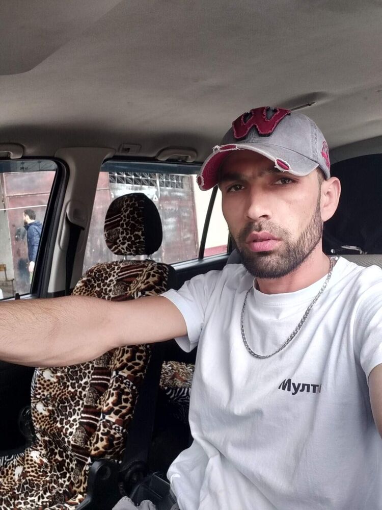  24031711  Ibragim, 38 ,    