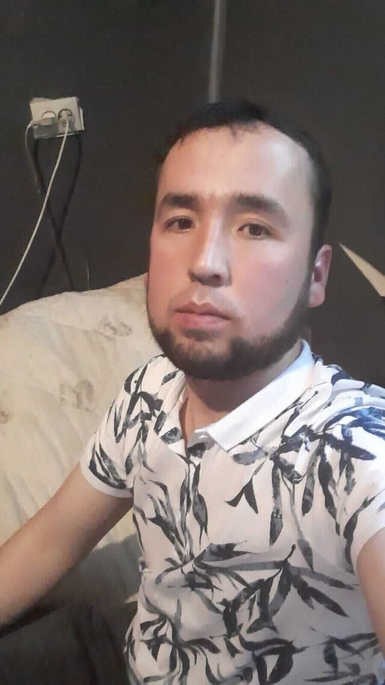  35703611  Bahtiyor, 29 ,    