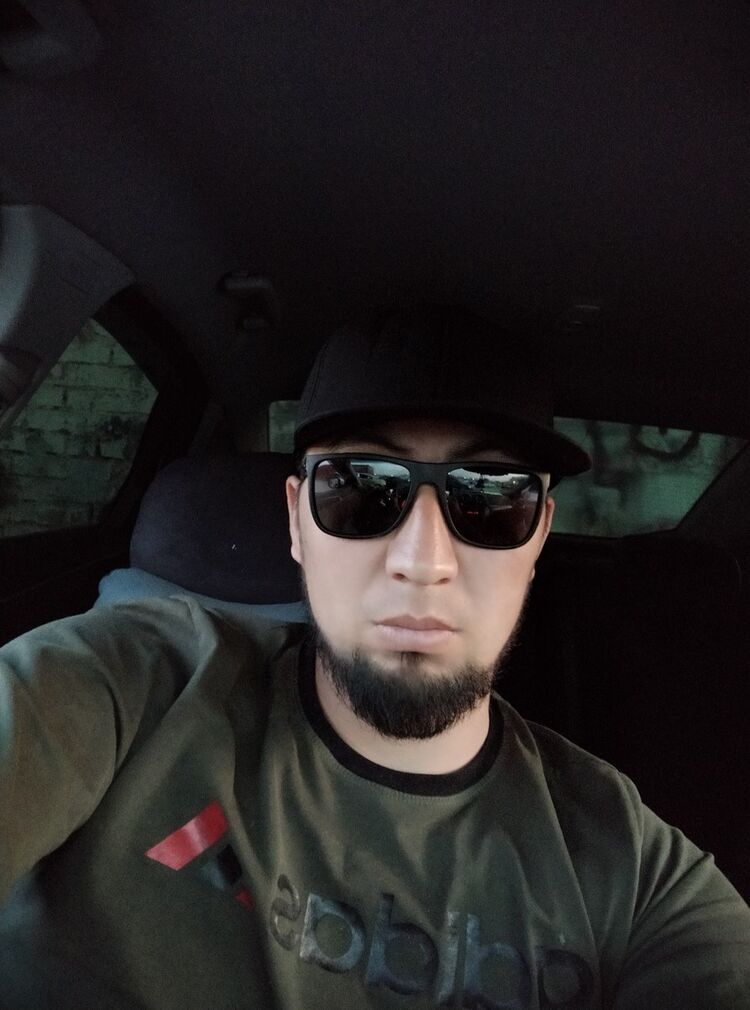  18105771  Ruslan, 33 ,    -