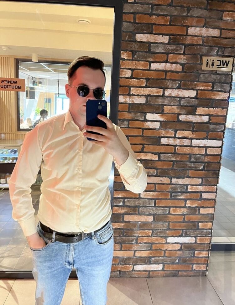  39787141  Viktor, 35 ,    