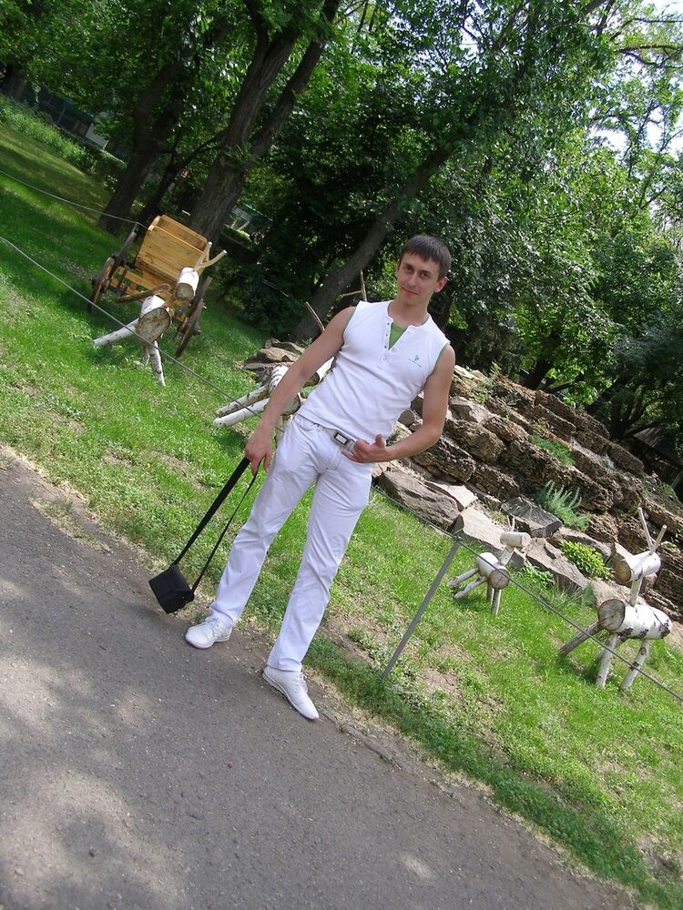  ,   Max, 34 ,  