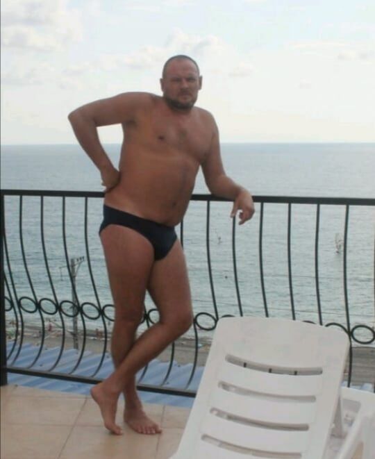  41472241  CC Vlad, 48 ,    --