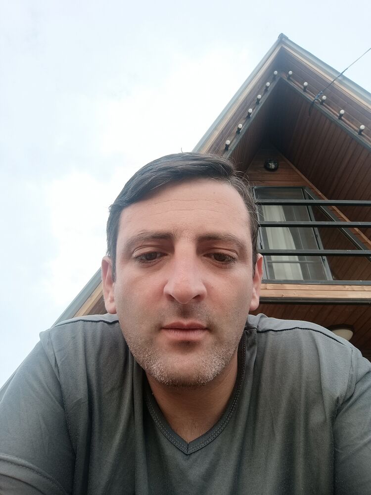  44763411  Aleko, 37 ,    
