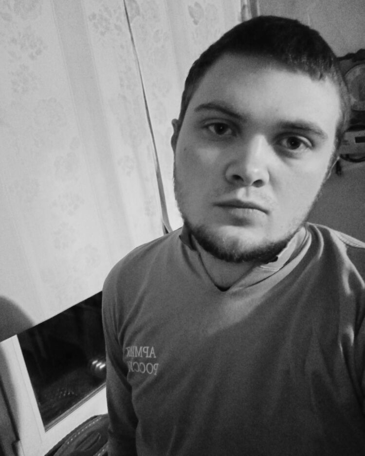  40988031  Artur, 28 ,    