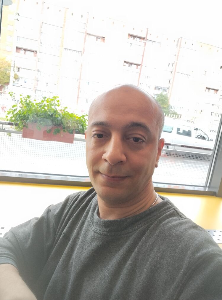  ,   Amr, 47 ,   ,   